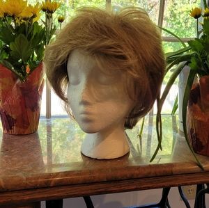 Envy ladies wig very nice condition